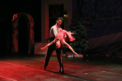 Ballet Fantastique’s Hannah Bontrager and Fabio Simoes in An American Christmas Carol. Photo by Stephanie Urso.