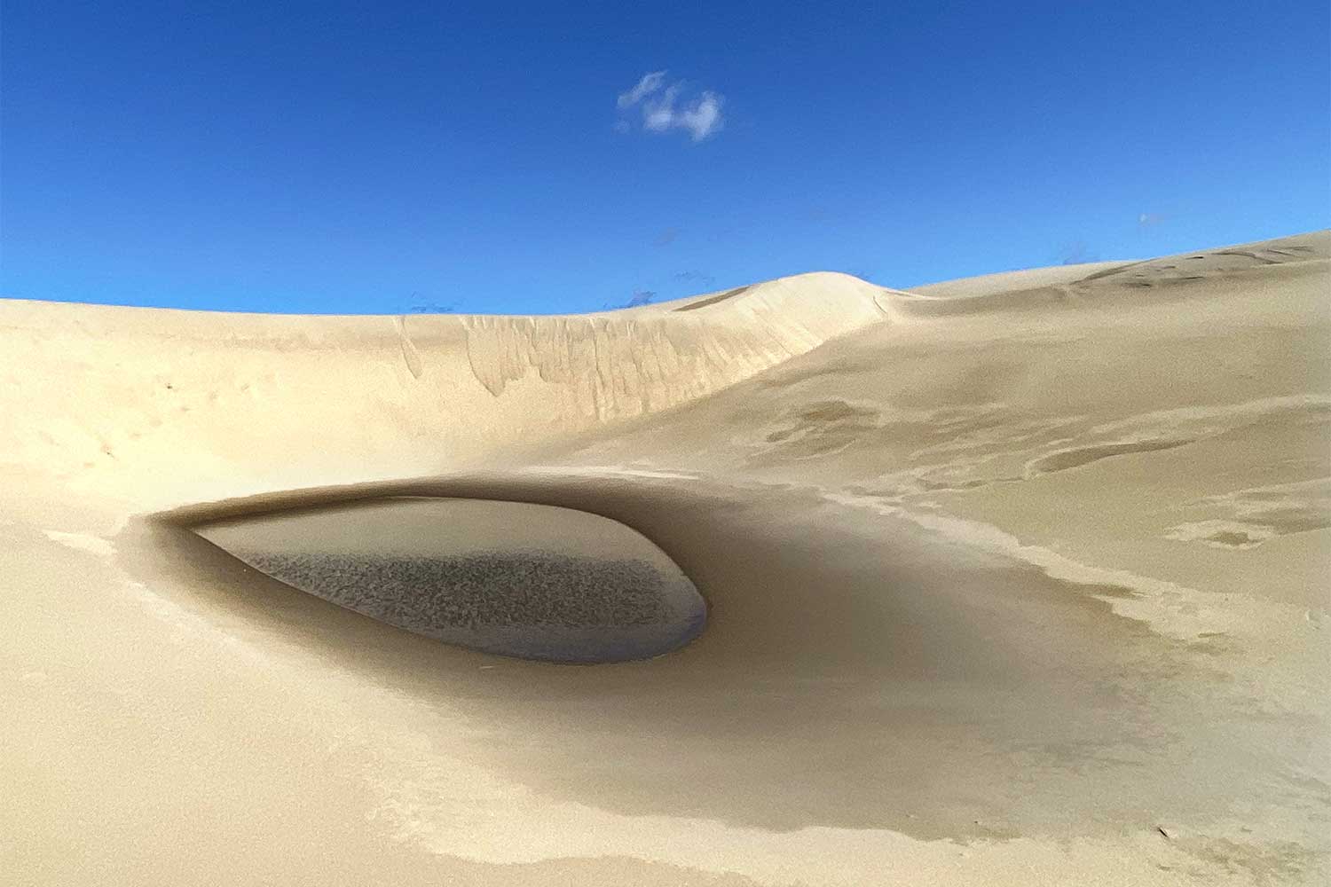 20240404outdoors-Umpqua-Dunes-pool-in-sand-dune
