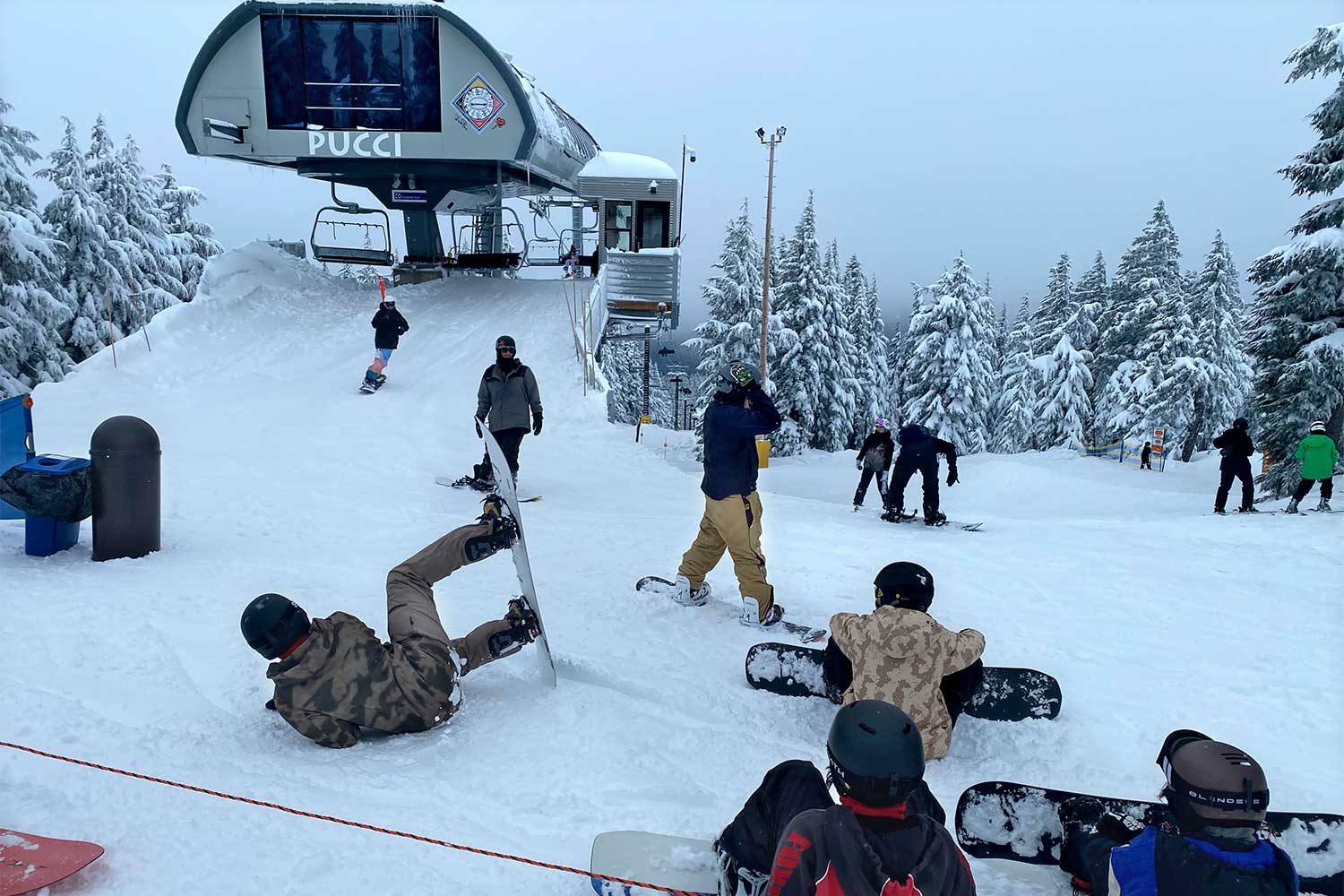 20241205outdoors-Timberline-Lodge-snowboarders-at-the-Pucci-chairlift