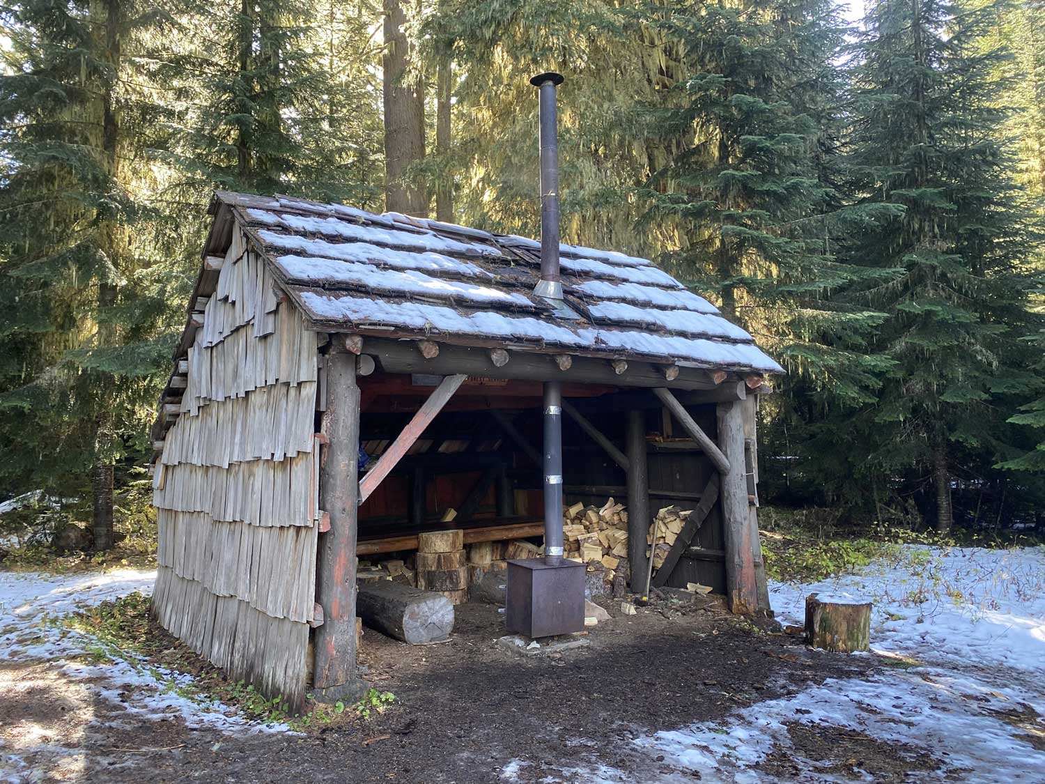 20250807outdoors-Waldo-Lake-South-Waldo-Shelter-in-October