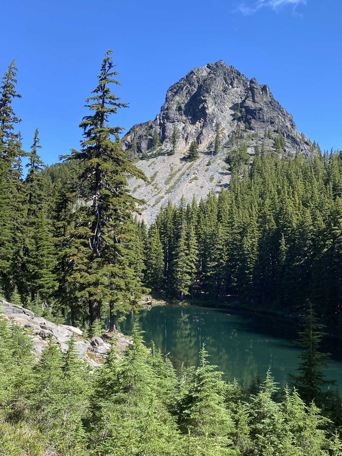 20250904outdoors-Diivide-Lake-view-of-Mt.-Yoran