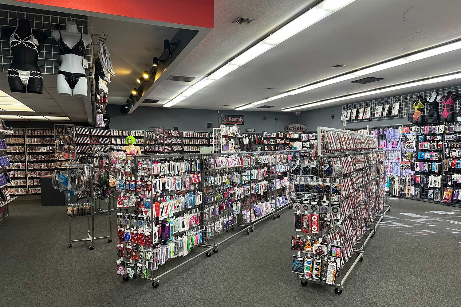 20260205cs-ExclusivelyAdult_Interior1